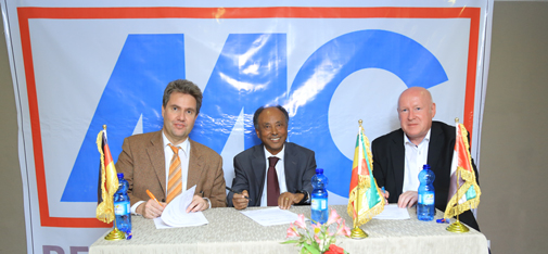 Completion of the transaction (from left to right): Dr. Ekkehard zur Mühlen, Managing Director of MC-Bauchemie Müller GmbH & Co. KG, together with Lemma Teklehaimanot, representing LICA PLC which is the minority shareholder of LICON, and Lothar Hellenkamp, Chief Executive Officer of CONMIX Ltd., during the closing on 22 November 2018 in Addis Ababa.