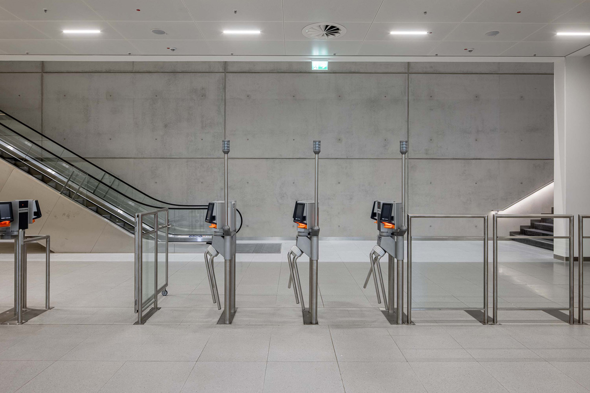 Ortolan Premium 766 enables residue-free stripping of formwork to leave high-quality, low-porosity concrete product and exposed concrete surfaces.